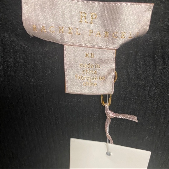 Rachel Parcell | Scallop Crew Neck Pearl Sweater - Picture 4 of 9